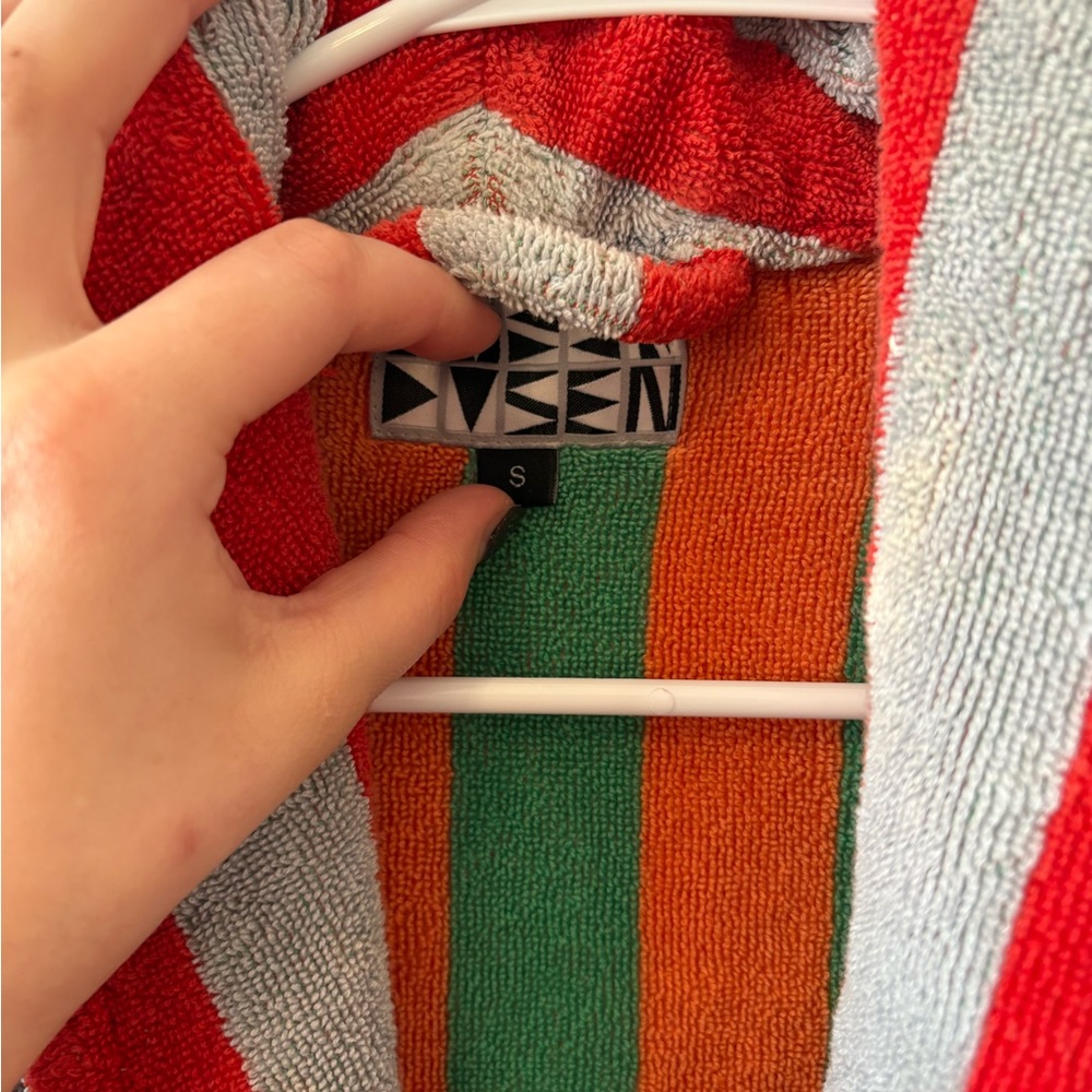 Dusen Dusen Robe - Picture 3 of 3